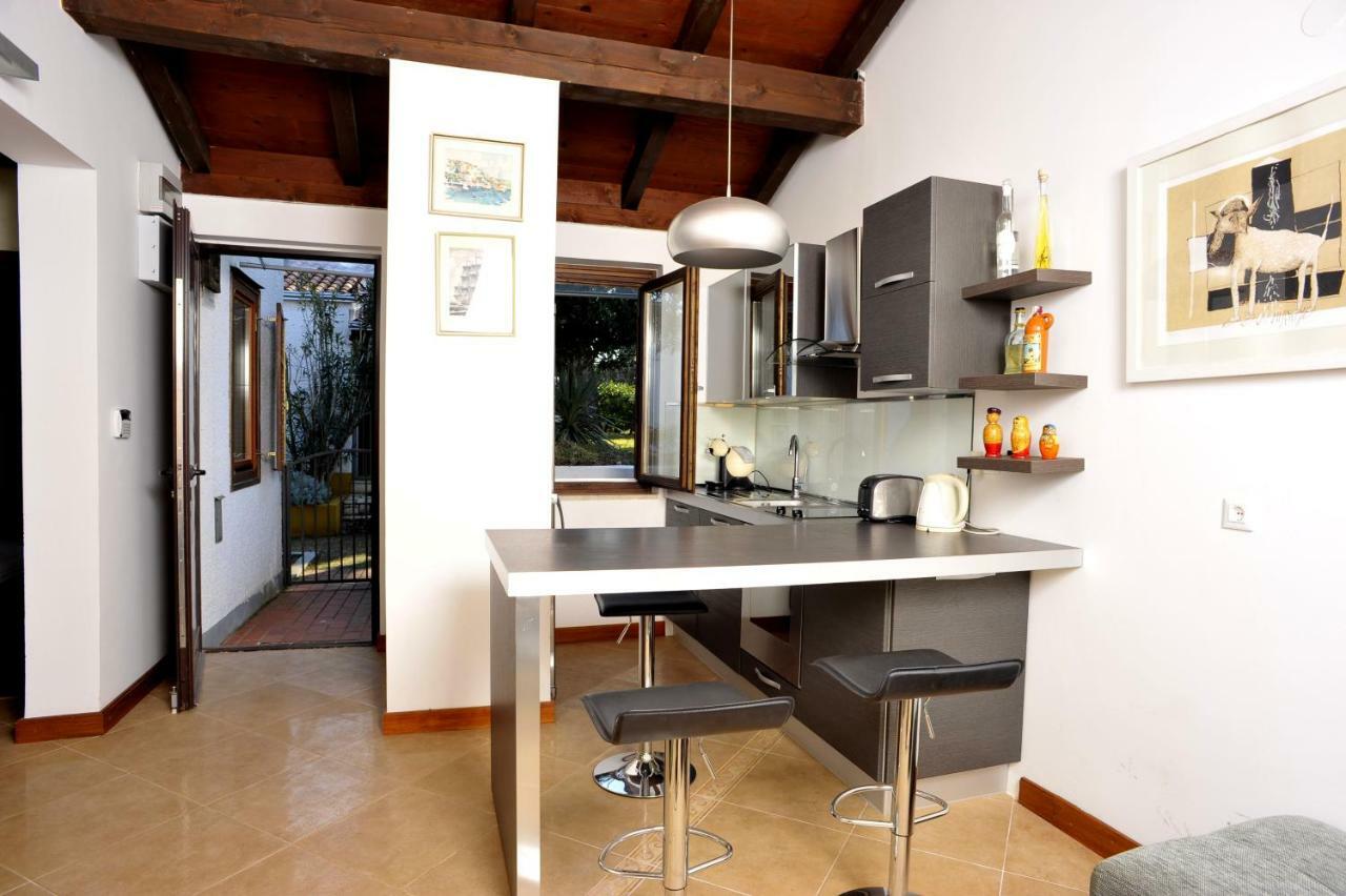 Holiday House Lena Porec Exterior photo