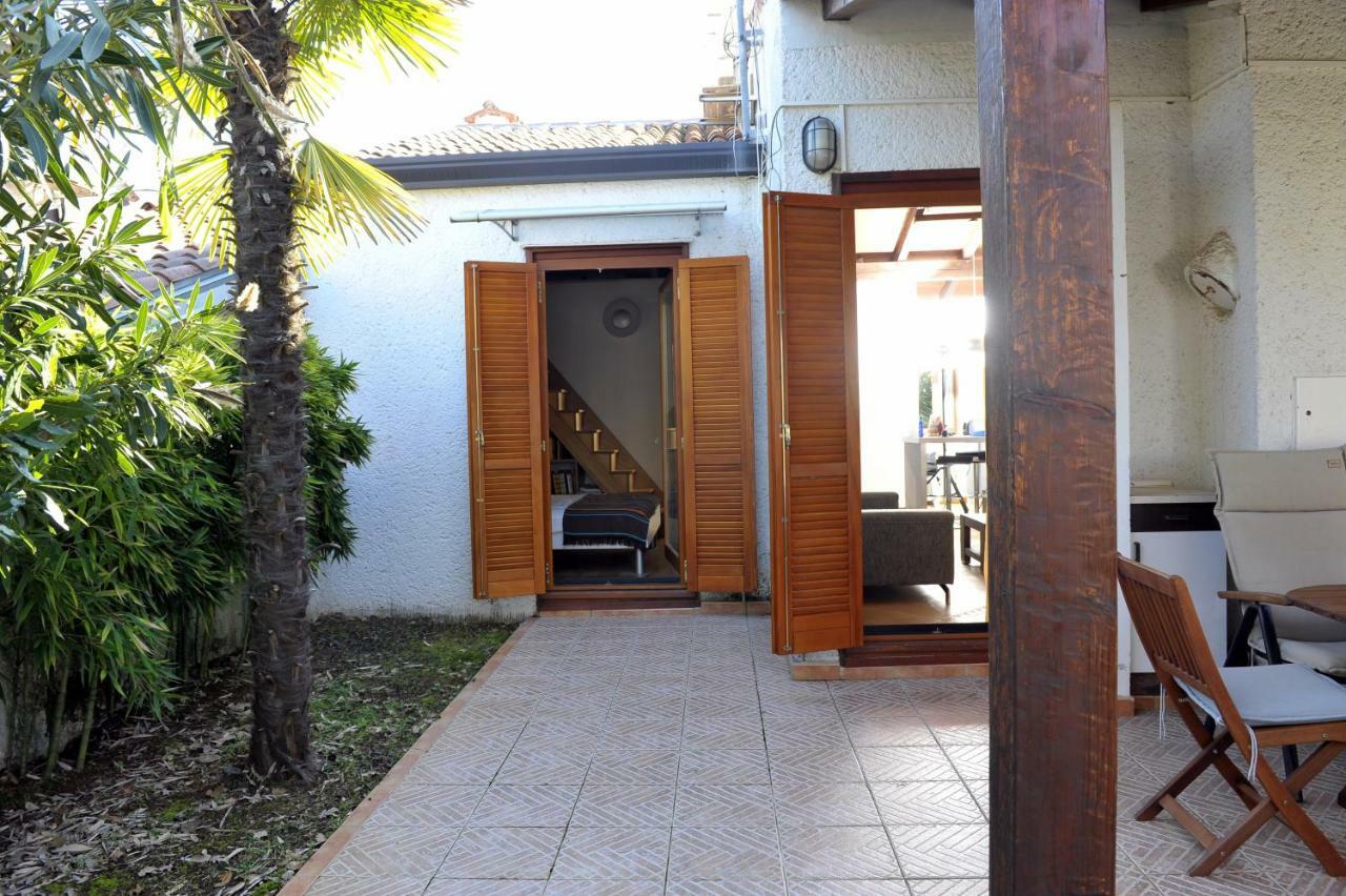 Holiday House Lena Porec Exterior photo